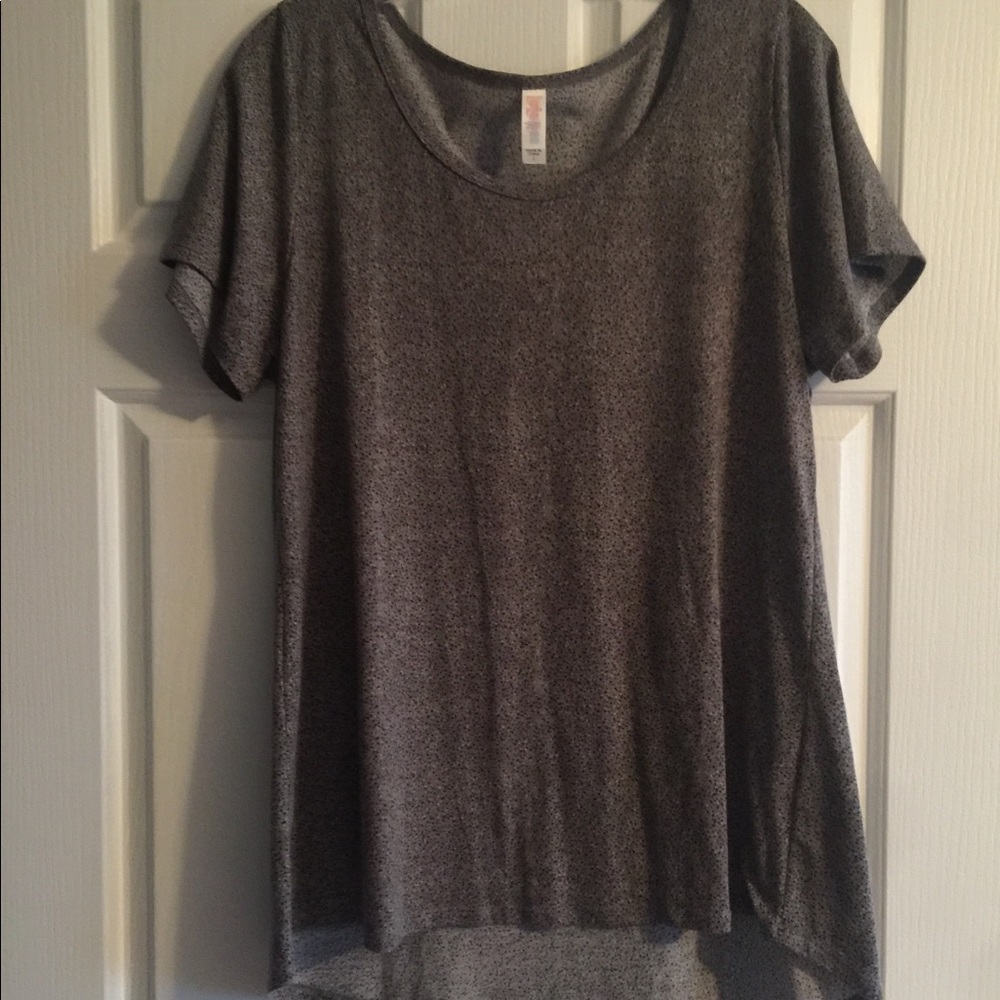 NWOT LuLaRoe Large Classic T